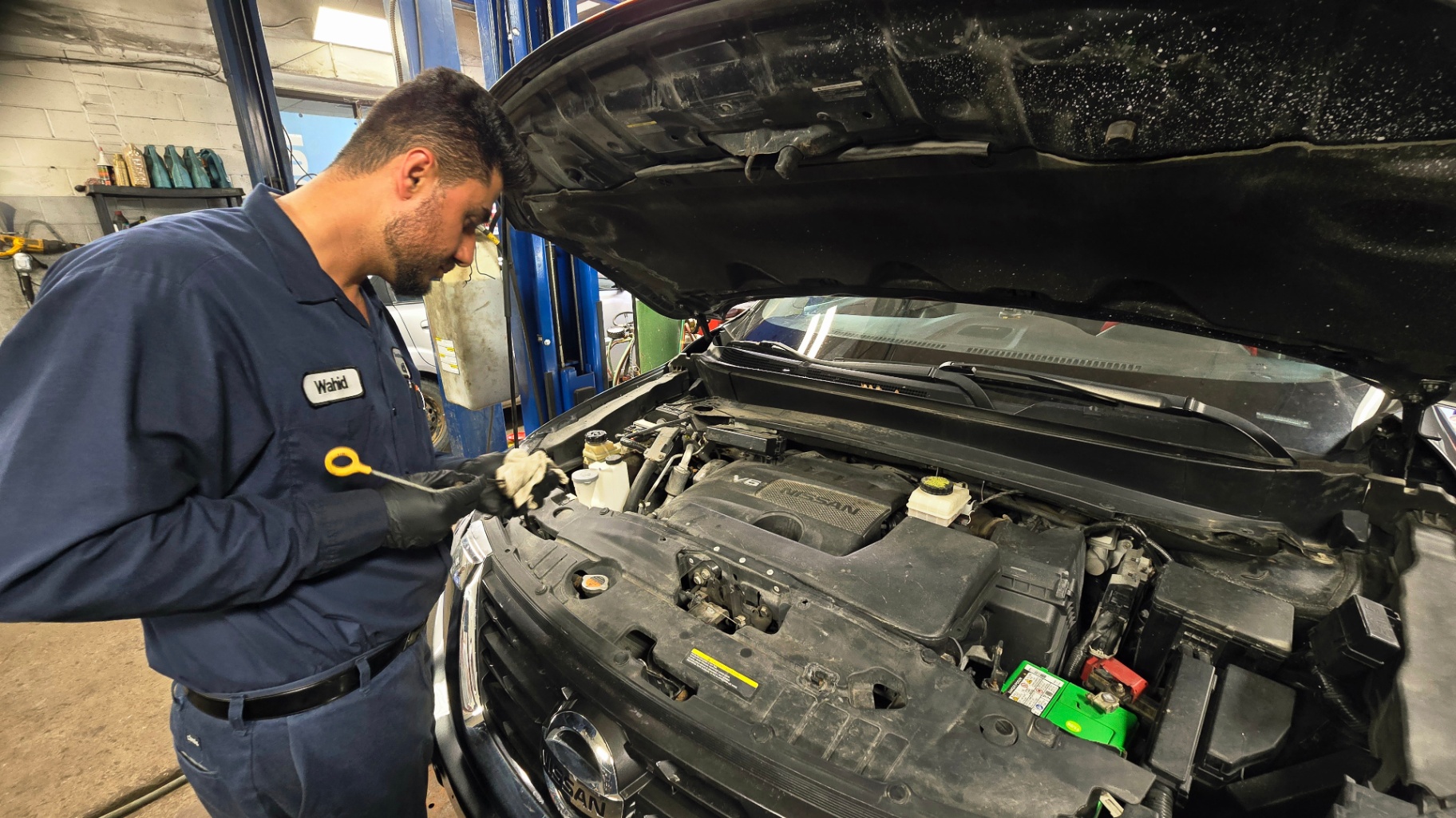 Checking engine oil